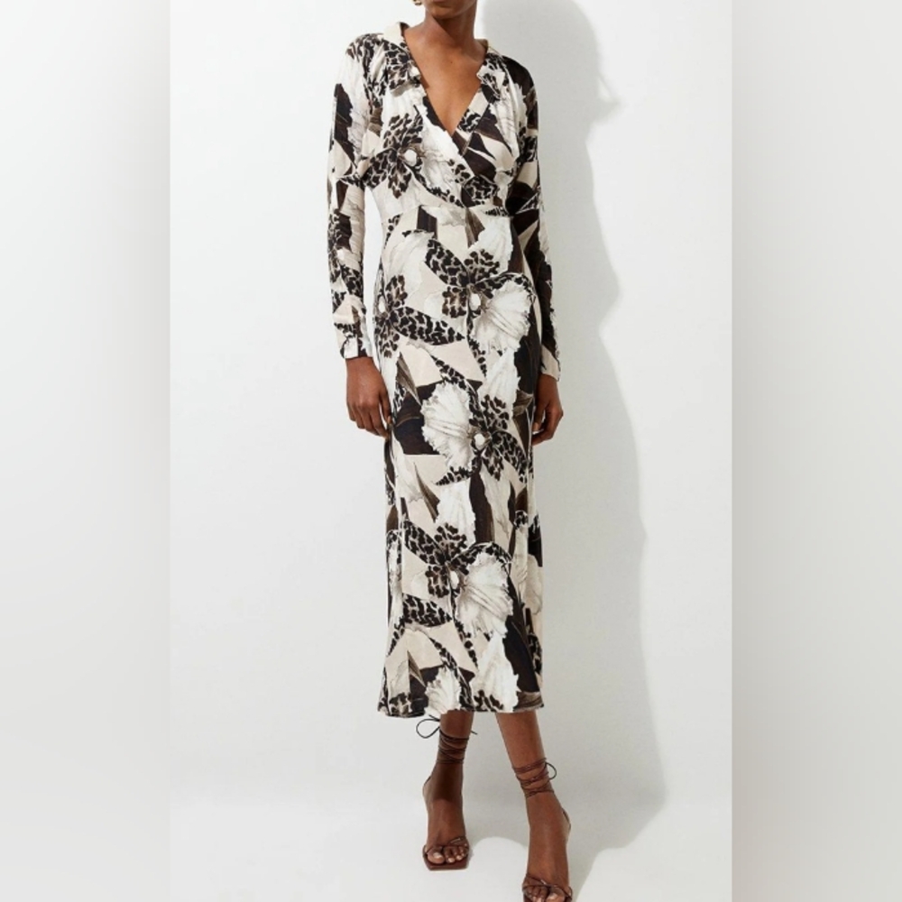 🦋 Ecru Floral Printed Woven Viscose Collared Dress